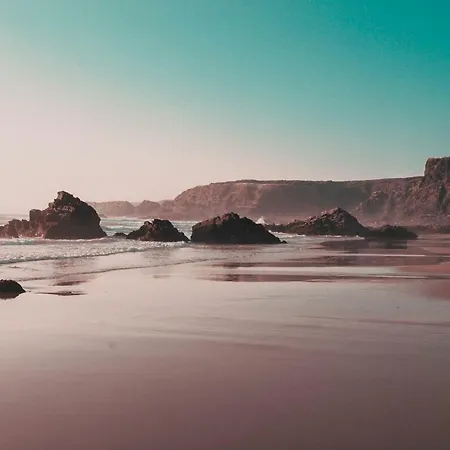 Holiday R. Jaime Palhinha * بورتيماو
